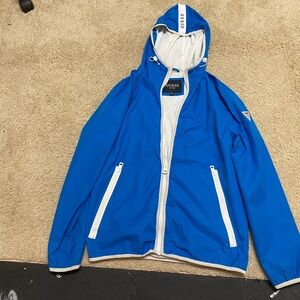 Guess wind breaker